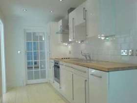 2 bedroom Flat for s...
