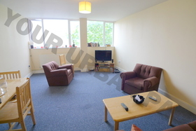 3 bedroom Flat to re...