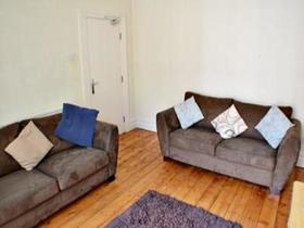 5 bedroom Detached t...