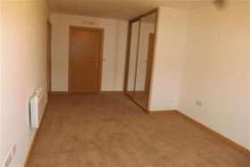 2 bedroom Flat to re...