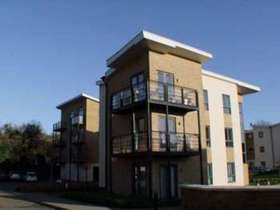 2 bedroom Flat for s...