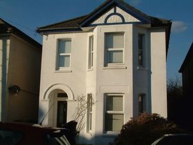 1 bedroom Detached t...