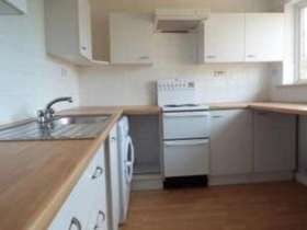 2 bedroom Flat for s...