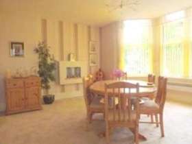 3 bedroom Flat for s...