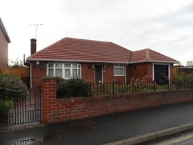 2 bedroom Bungalow f...