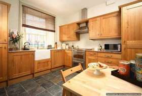 2 bedroom Flat for s...