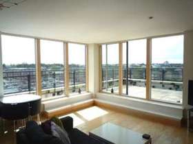2 bedroom Flat for s...