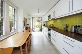4 bedroom Detached t...