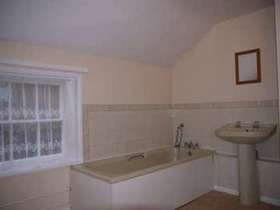 2 bedroom Terraced t...