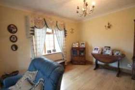 5 bedroom Detached f...