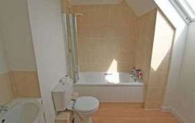 2 bedroom Flat for s...