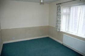 2 bedroom Flat for s...