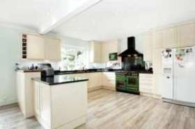 5 bedroom Detached f...