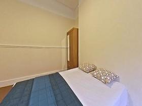 5 bedroom Flat to re...