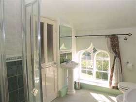 4 bedroom Detached f...