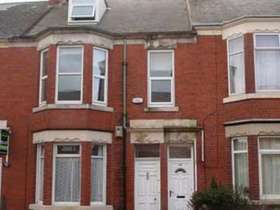 4 bedroom Maisonette...