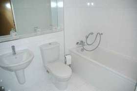 2 bedroom Flat for s...