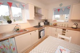 2 bedroom Flat for s...