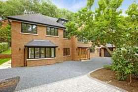 6 bedroom Detached f...