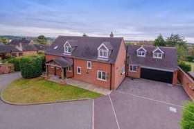 5 bedroom Detached f...