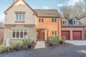 5 bedroom Detached f...