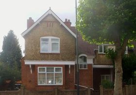 1 bedroom Studio to...