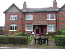 2 bedroom Terraced t...