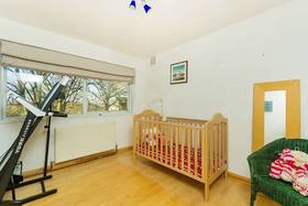 4 bedroom Detached t...