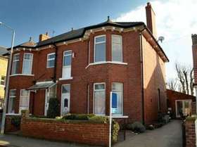 5 bedroom Detached f...