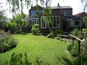 4 bedroom Detached f...