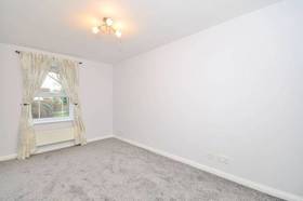 2 bedroom Flat to re...