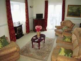 5 bedroom Detached f...
