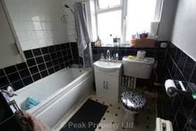 2 bedroom Flat to re...