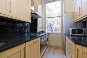 2 bedroom Flat to re...