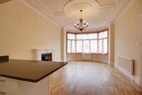 3 bedroom Flat for s...