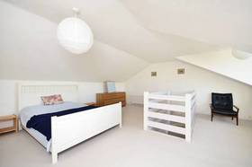 2 bedroom Flat for s...
