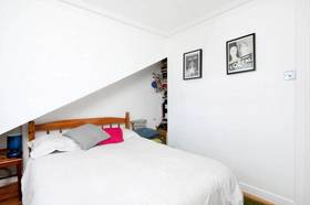 2 bedroom Flat for s...