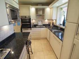 4 bedroom Detached f...
