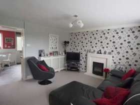 3 bedroom End of Ter...