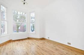 3 bedroom Flat to re...
