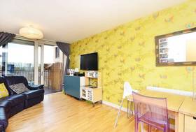 2 bedroom Flat to re...