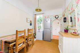 2 bedroom Flat for s...
