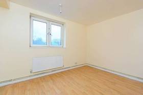 3 bedroom Flat for s...