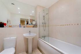 1 bedroom Flat to re...