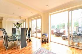 4 bedroom Detached f...