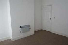 2 bedroom Flat to re...