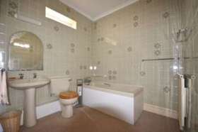 2 bedroom Flat for s...