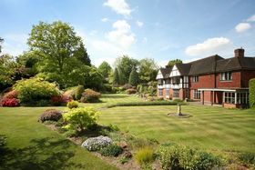 5 bedroom Detached f...