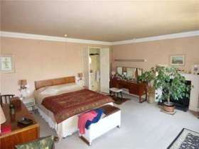 4 bedroom Detached f...