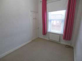 2 bedroom Property t...